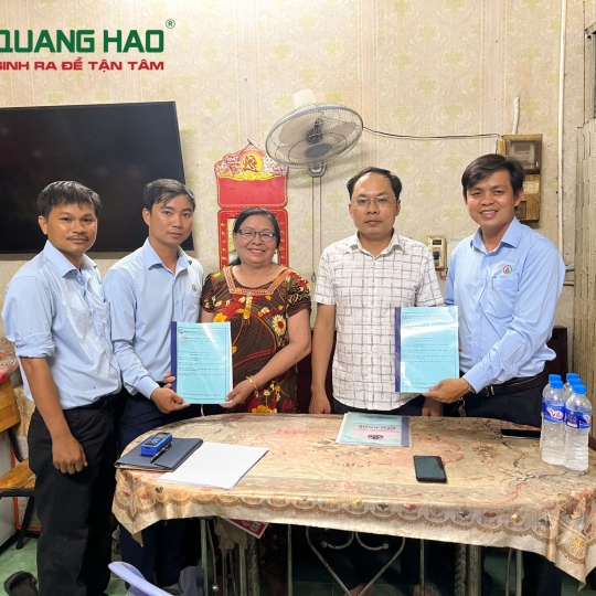 Ký hợp đồng xây mới nhà Cô Hoa ở Quận Bình Thạnh
