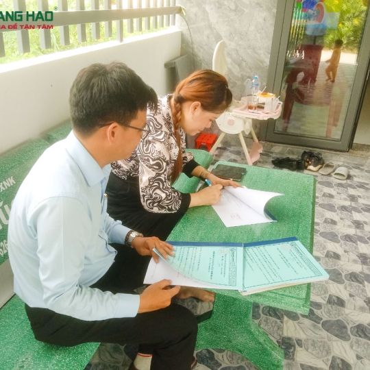 KÝ KẾT HỢP ĐỒNG XÂY DỰNG NHÀ CHỊ TÂM TẠI LONG AN