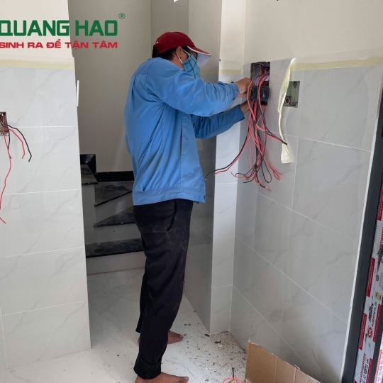 THI CÔNG HOÀN THIỆN NHÀ ANH CHUYÊN QUẬN 3