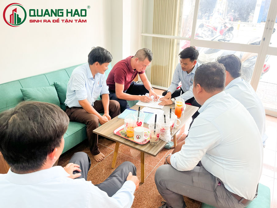 Xây Dựng Quang Hào ký hợp đồng xây mới nhà ở Anh Đạt Quận 2