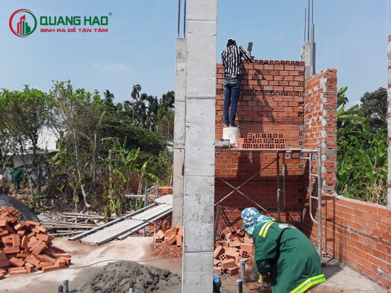 Công tác xây dựng tường vay bao quanh tầng 1